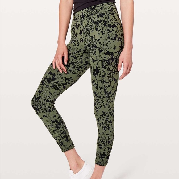 •LULULEMON• Everlux In Movement 25” Efflorescent Pattern EUC size 10 Green/Black - Picture 1 of 10